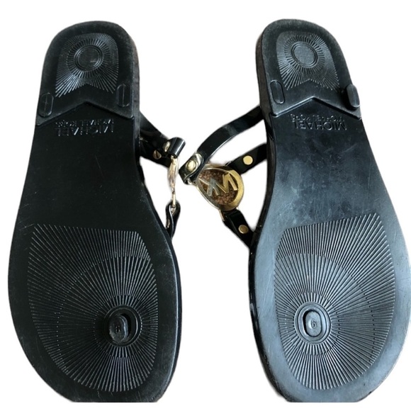 Michael Kors Thong Sandal - Picture 5 of 5